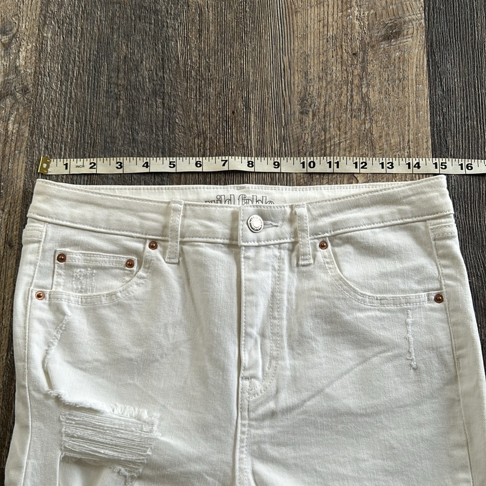 Wild Fable Women’s White Distressed Ripped Skinny Jeans Raw Hem Size 8 - Picture 7 of 10